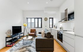 Stylish Flat In Centre Hassle Free Peaceful
